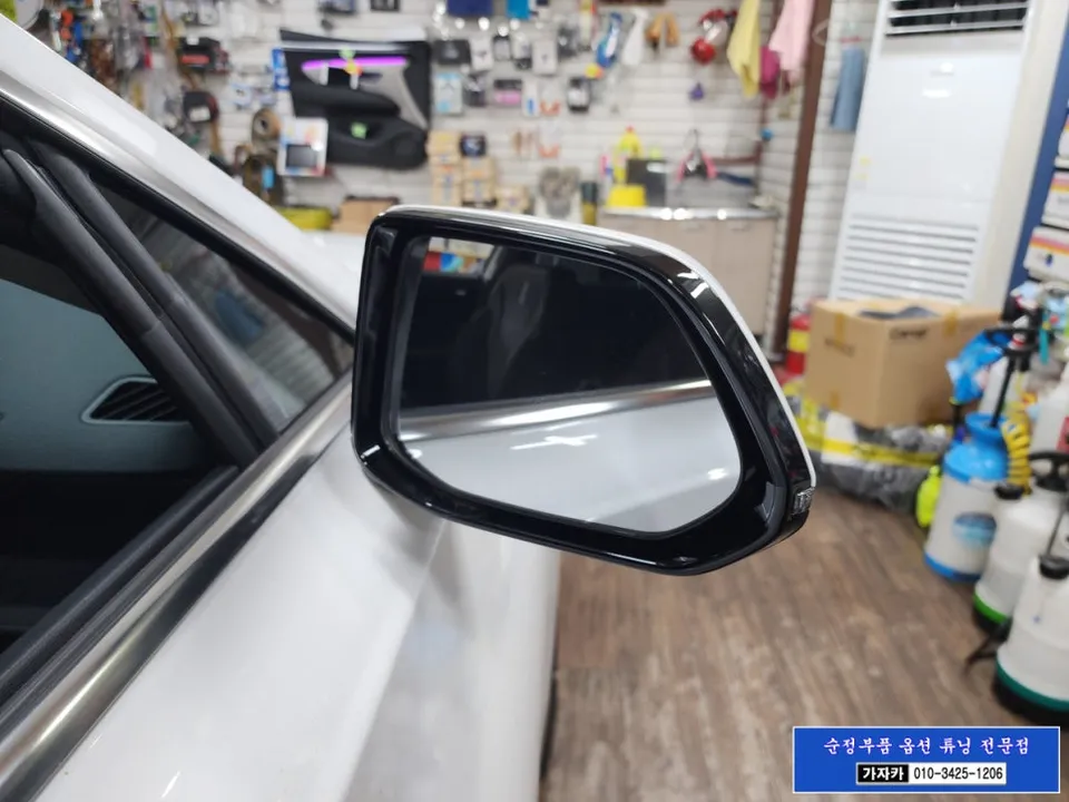 Hyundai Grandeur GN7 oem options - Hyundai Grandeur GN7 Blind-Spot Warning System Installation Revie photo 3