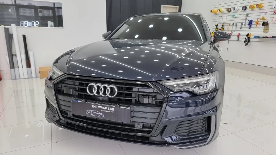 Audi A6のカーラッピング事例|クロームパーツのイメージチェンジ 施工写真 2-4