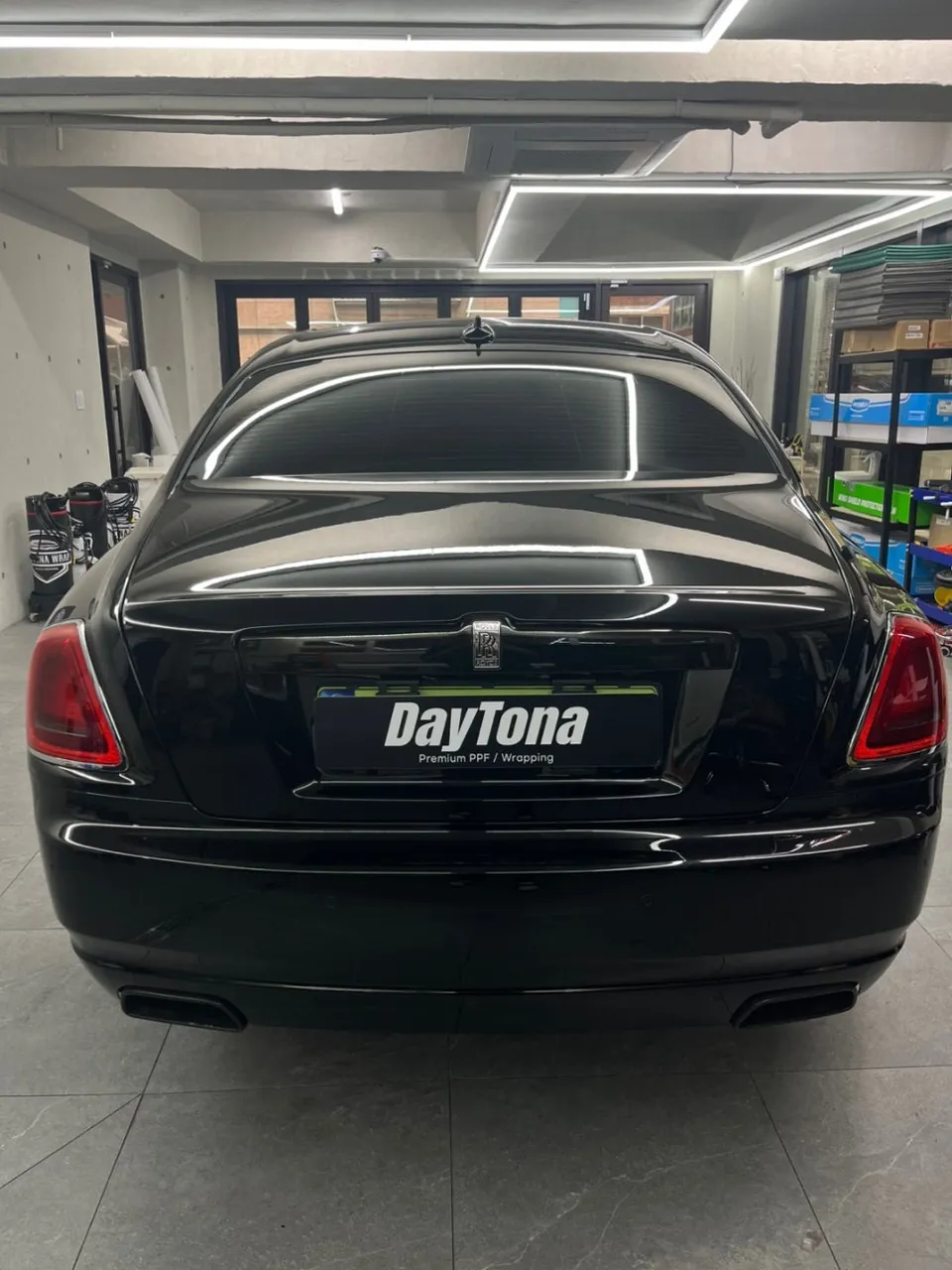 Rolls-Royce Ghostのカーラッピング事例｜費用目安・仕上がり 施工写真 3-2