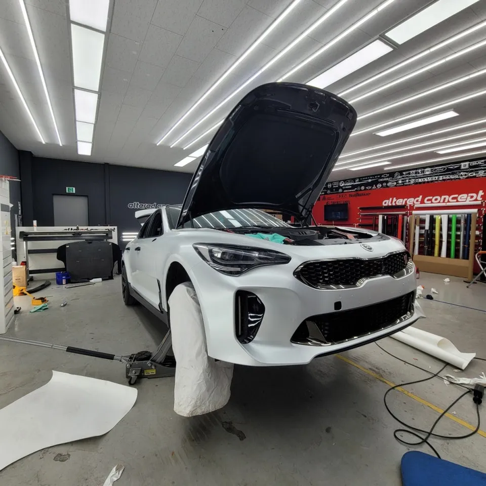 Kia Stingerのカーラッピング事例|費用目安・仕上がり 施工写真 3-3