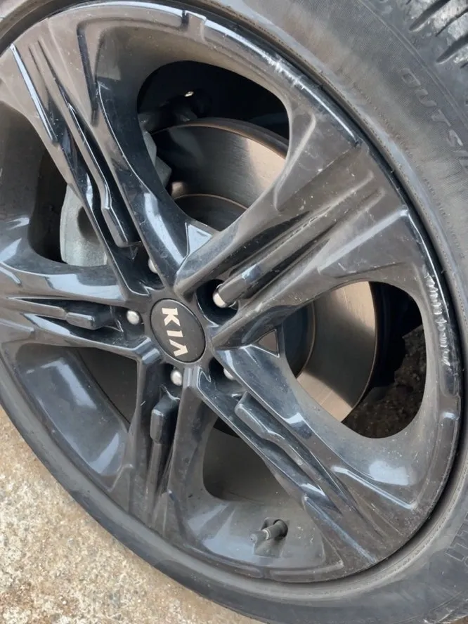Kia K5 wheel repair - Kia K5 Wheel Repair & Refinishing Review — Glossy Black photo 6