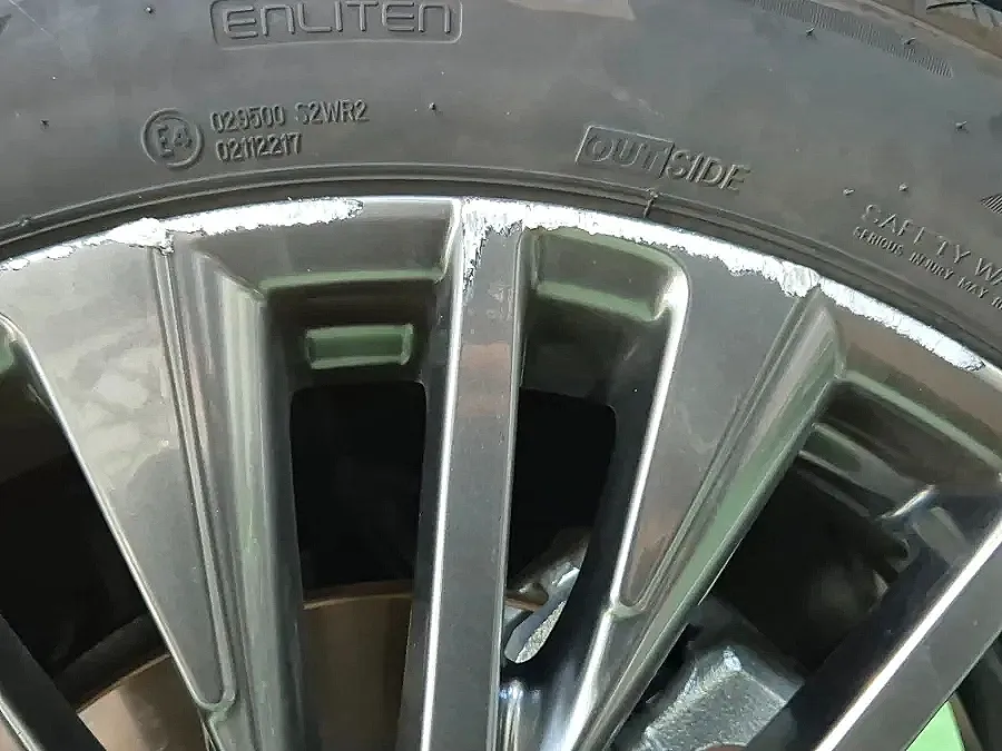 Lexus RX wheel repair - Lexus RX Wheel Repair & Painting Review photo 4