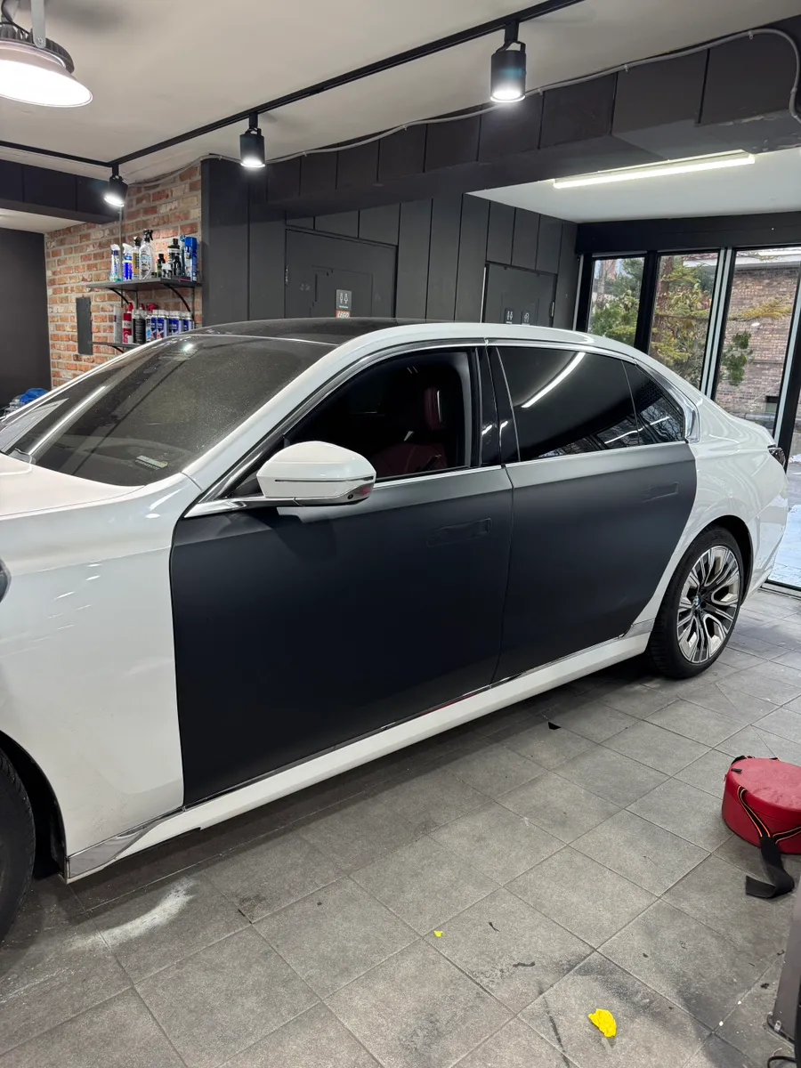 BMW 7 Series Vinyl Wrap Review: Matte Black Transformation photo 2