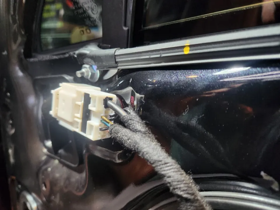 Genesis G80 RG3 around view - Genesis G80 Around View Monitor Installation Review photo 5