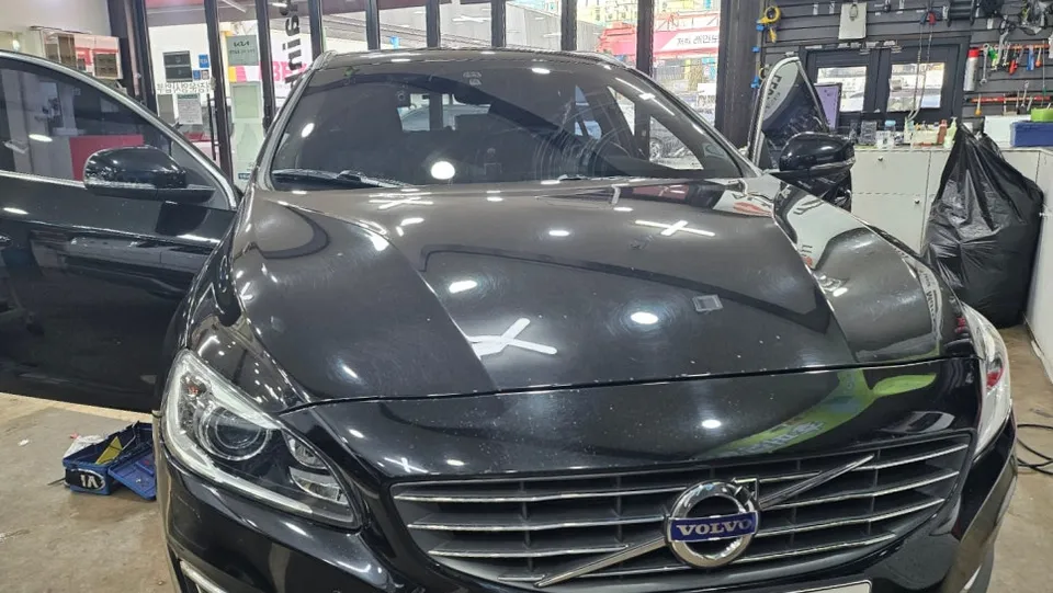 Audi Q5 dash cam installation result