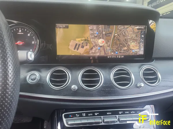 Mercedes-Benz E-Class W213のドライブレコーダー取付事例 施工写真 2-1