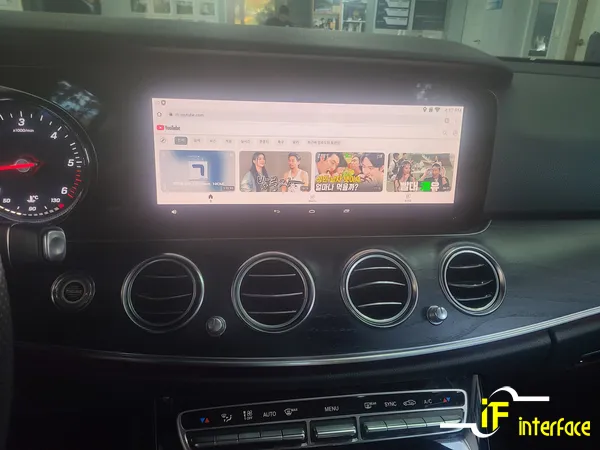 Mercedes-Benz E-Class W213のドライブレコーダー取付事例 施工写真 1-3