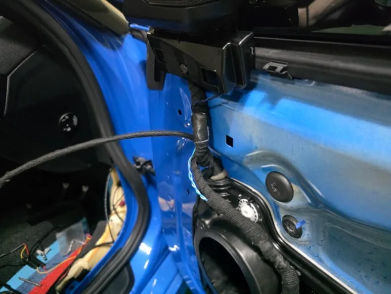 BMW Z4 ambient lighting - BMW Z4 Ambient Lighting Install — Interior LED Upgrade photo 5