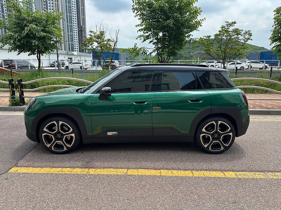 MINI Coupeのカーラッピング事例|費用目安・仕上がり 施工写真 1-1