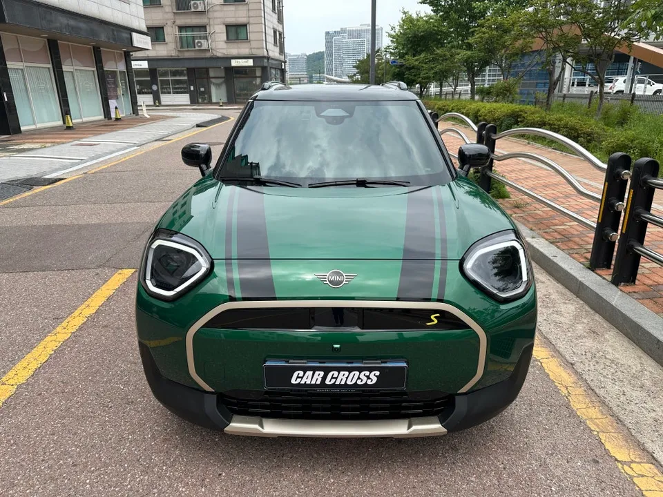 MINI Coupeのカーラッピング事例|費用目安・仕上がり 施工写真 1-2