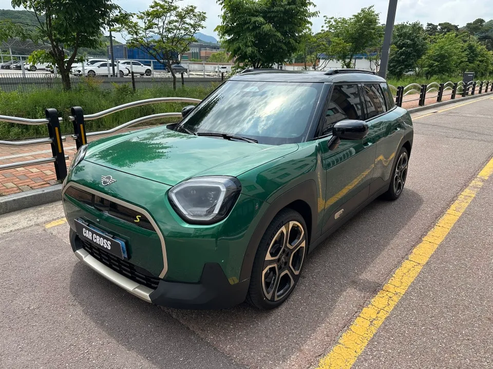 MINI Coupeのカーラッピング事例|費用目安・仕上がり 施工写真 1-3