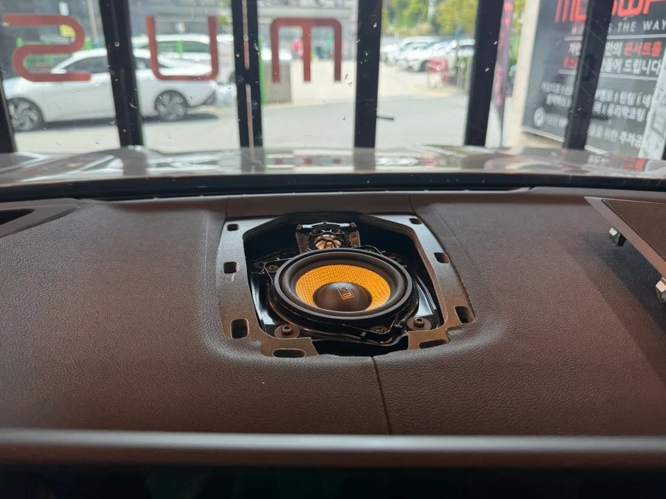 BMW X3 G03 Ambient Lighting Upgrade Review photo 2