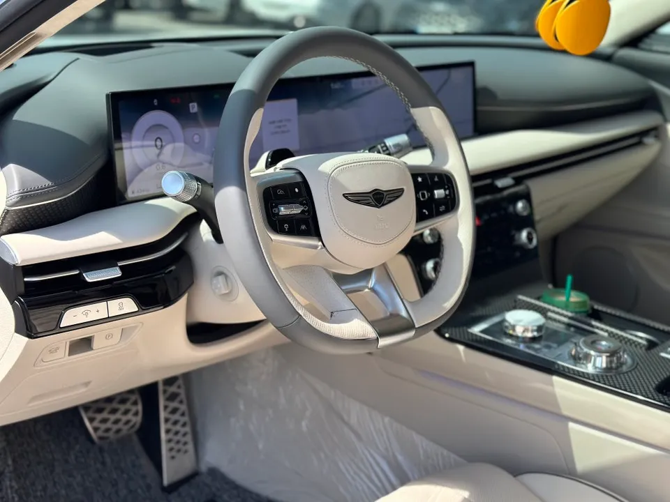 Genesis G80のPPF施工事例：傷防止と高級感維持 施工写真 1-1