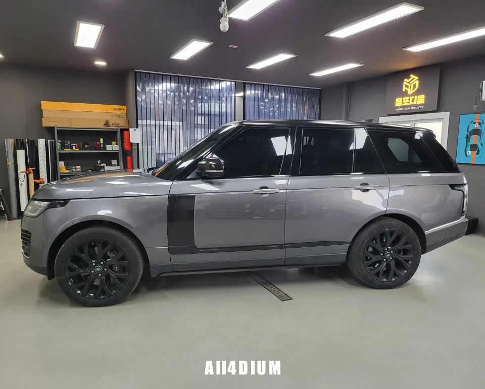 Land Rover Vogueのカーラッピング事例|費用目安・仕上がり 施工写真 2-1