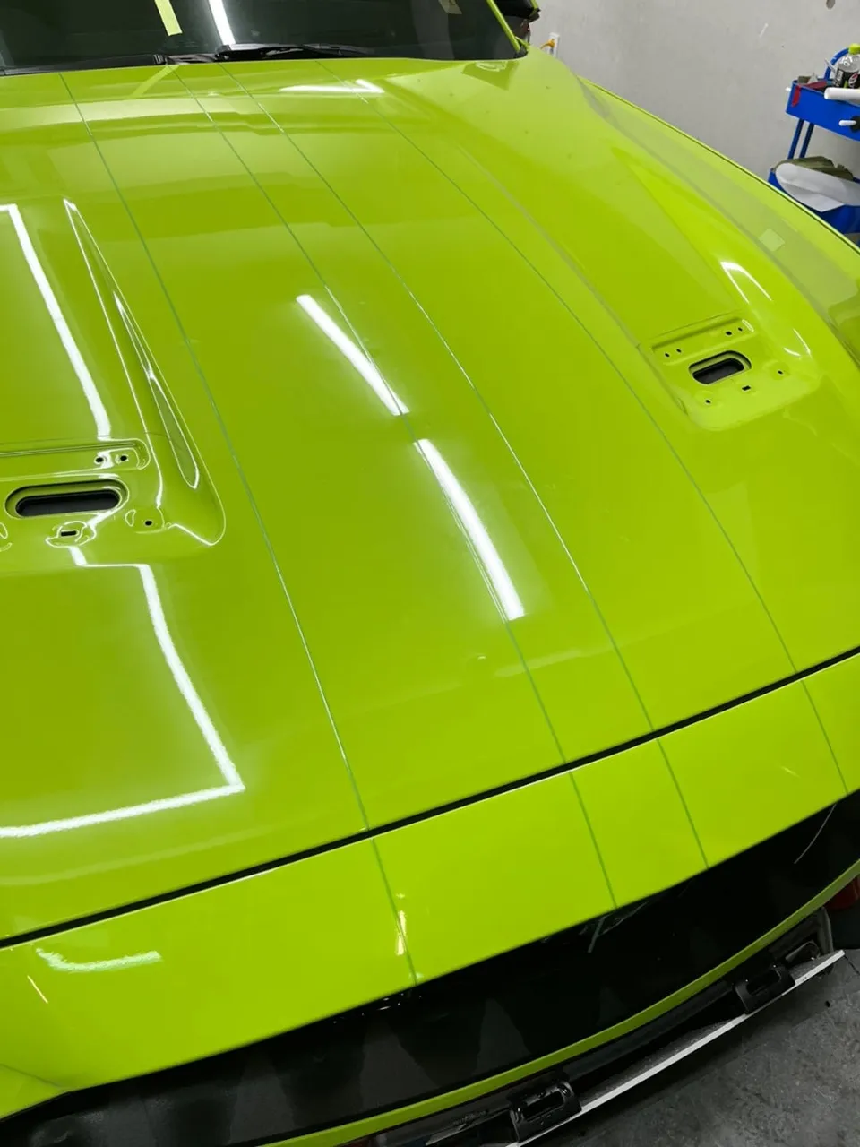 Ford Mustangのカーラッピング事例|費用目安・仕上がり 施工写真 1-1