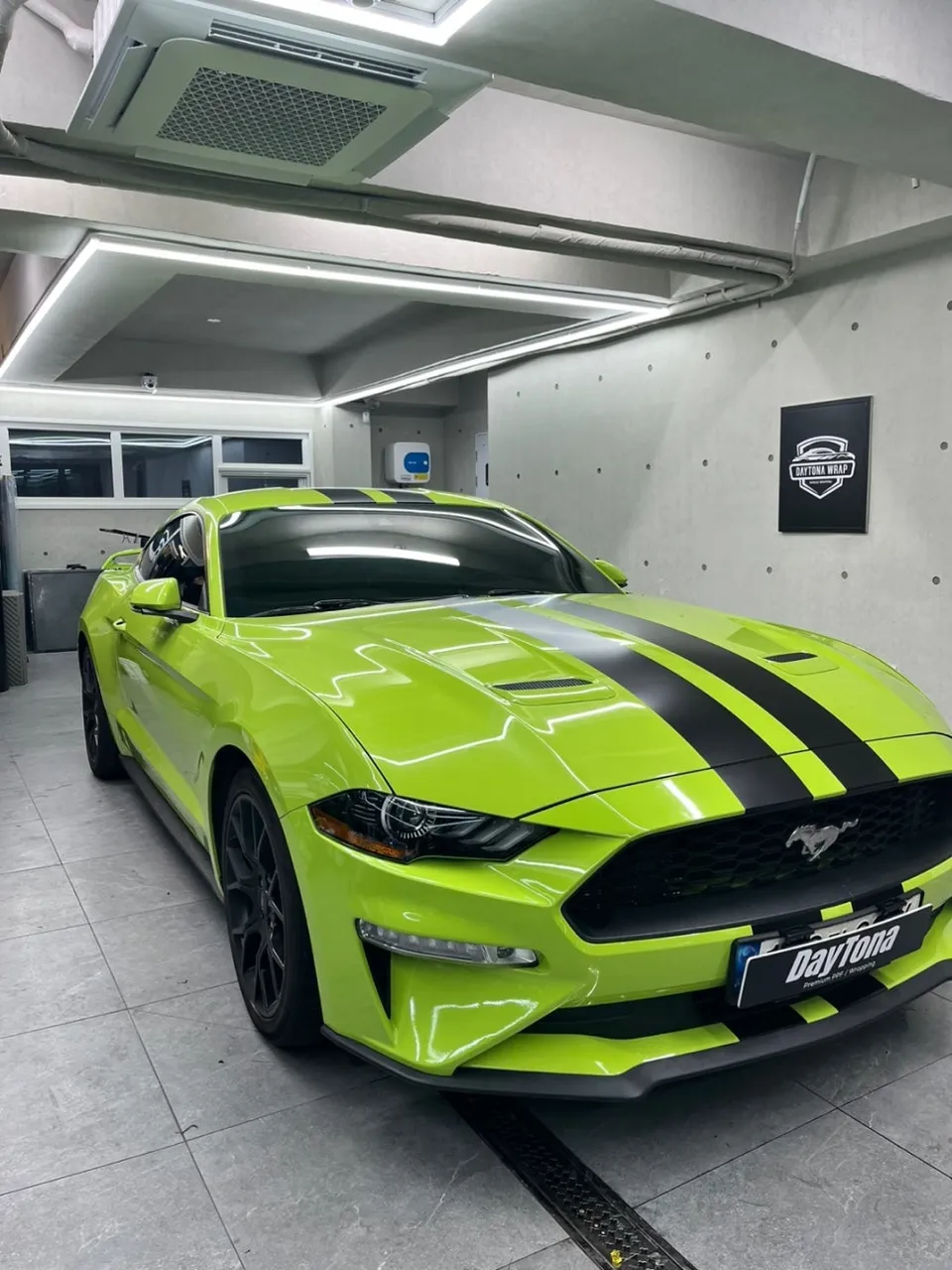 Ford Mustangのカーラッピング事例|費用目安・仕上がり 施工写真 4-2