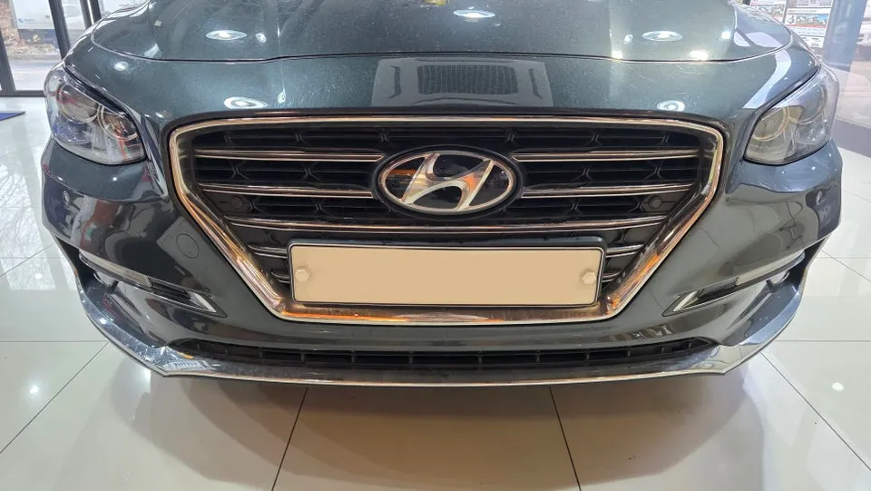 Hyundai Grandeur IG body kit - Hyundai Grandeur IG Body Kit Installation Review photo 2