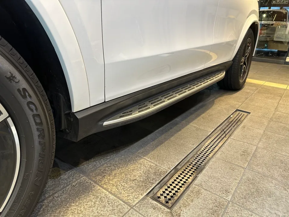 Mercedes-Benz GLE 450 body kit - Mercedes-Benz GLE 450 Power Running Boards Review photo 3