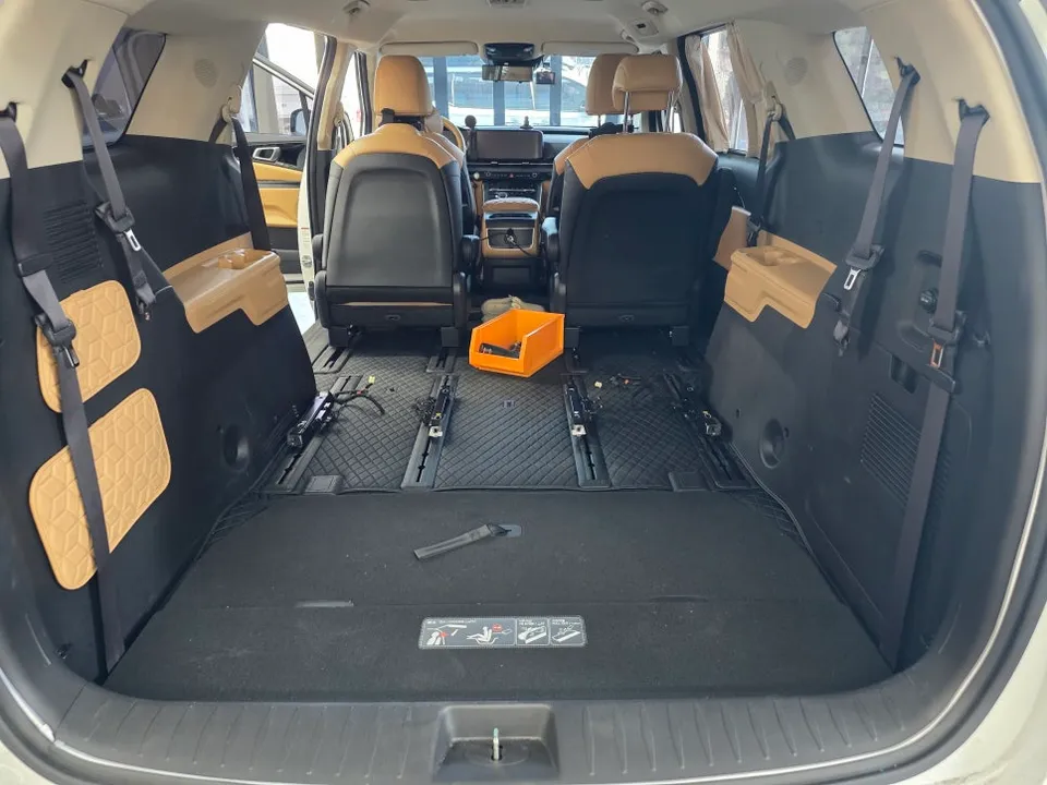 Kia Carnivalのカーフィルム施工事例｜費用目安と仕上がり 施工写真 3-1