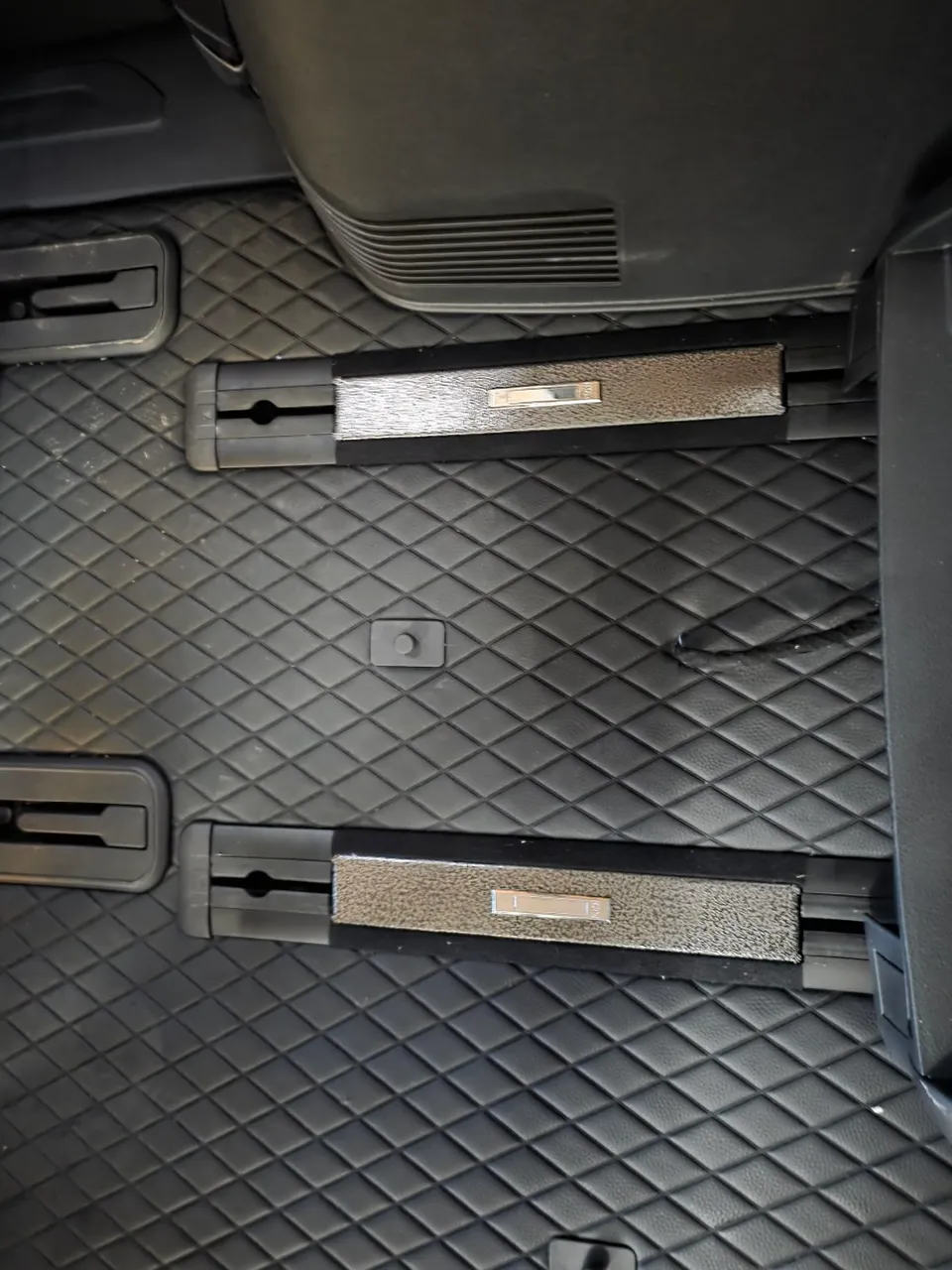Kia Carnivalのカーフィルム施工事例｜費用目安と仕上がり 施工写真 3-2