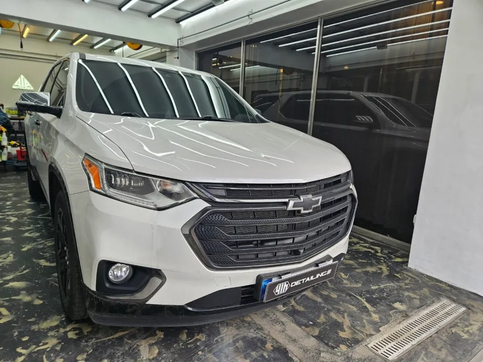 Chevrolet Traverseのガラスコーティング事例｜費用目安・仕上がり 施工写真 3-1