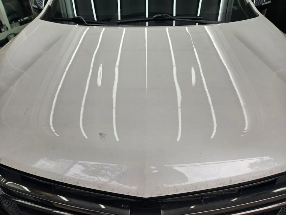 Chevrolet Traverseのガラスコーティング事例｜費用目安・仕上がり 施工写真 1-2