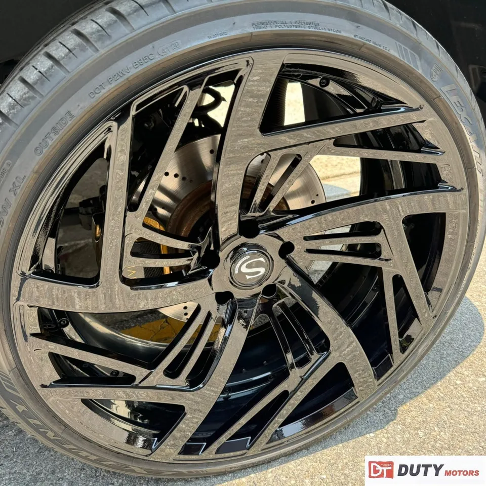 Mercedes-Benzのホイールリペア・塗装事例 施工写真 2-2