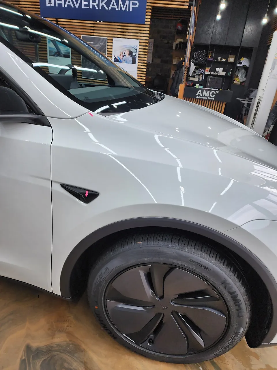 Tesla Model Y PPF施工事例｜費用目安と仕上がり 施工写真 1-2
