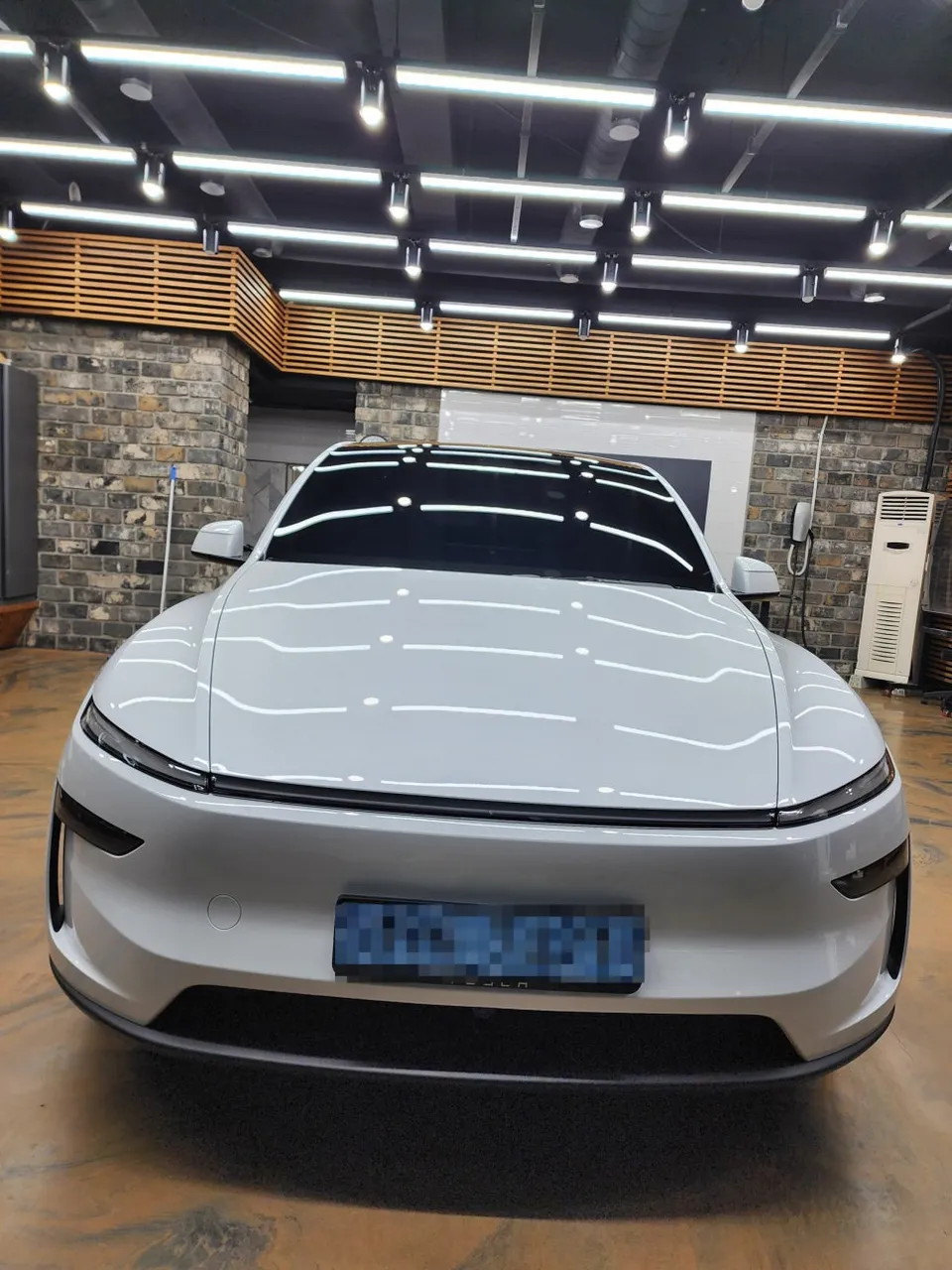Tesla Model Y PPF施工事例｜費用目安と仕上がり 施工写真 2-3