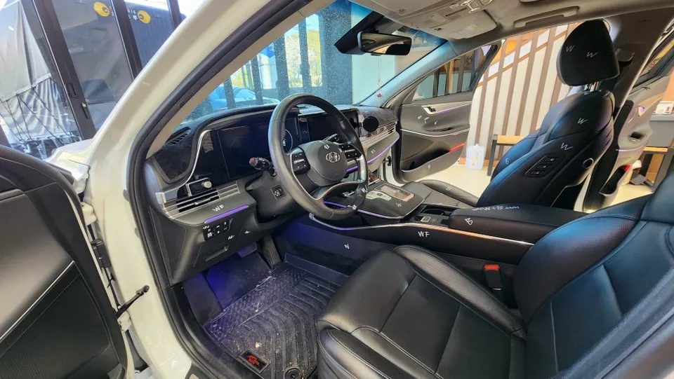 Hyundai Grandeur IG interior customization installation result