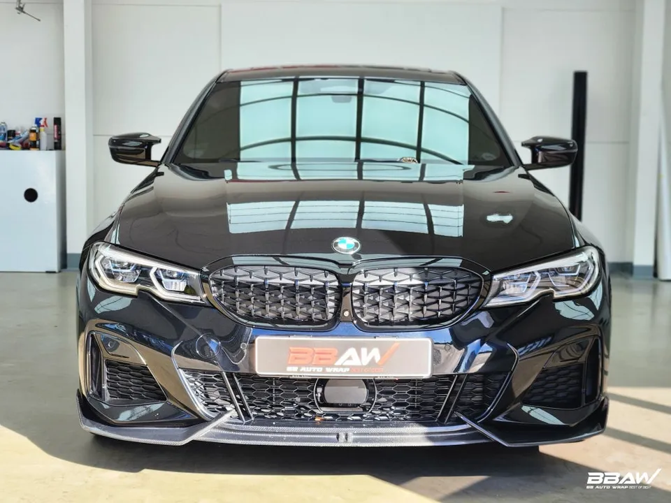 BMW 3 Seriesのカーラッピング事例|費用目安・仕上がり 施工写真 1-1