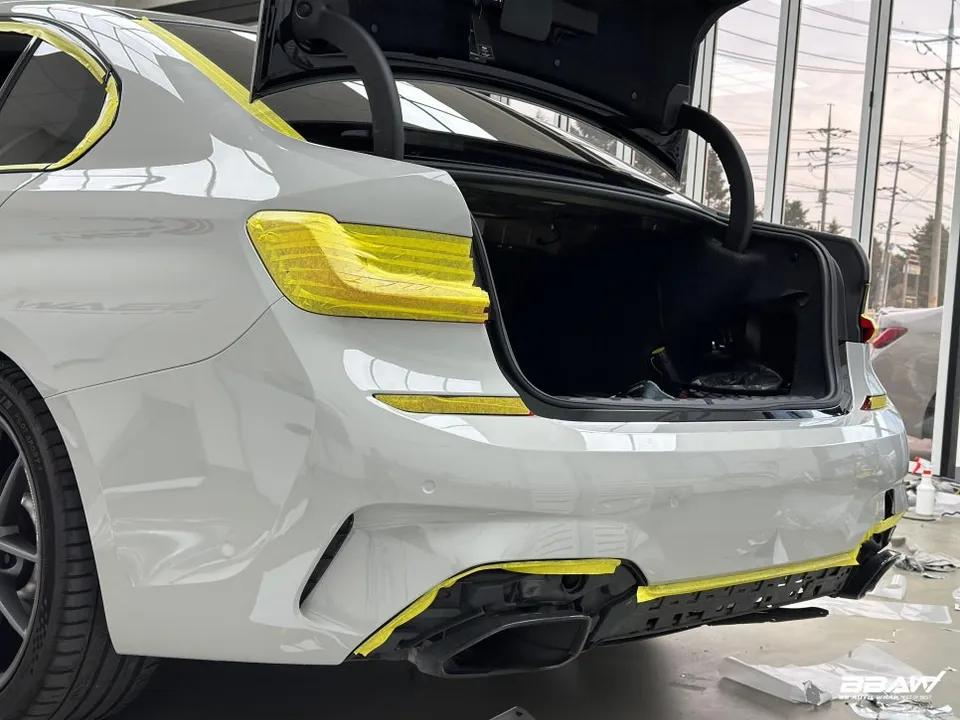 BMW 3 Seriesのカーラッピング事例|費用目安・仕上がり 施工写真 3-3