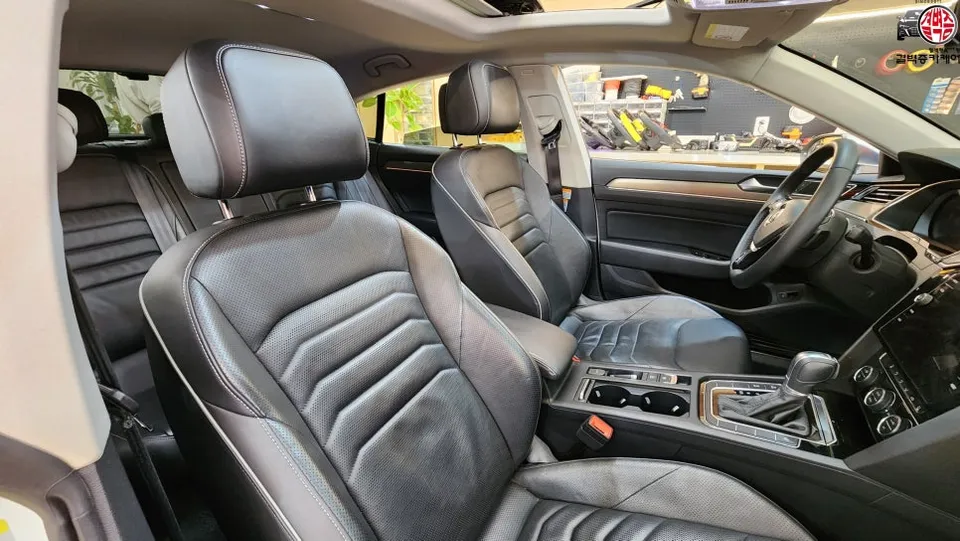 Volkswagen Arteon interior customization - Volkswagen Arteon Interior Customization Review photo 3