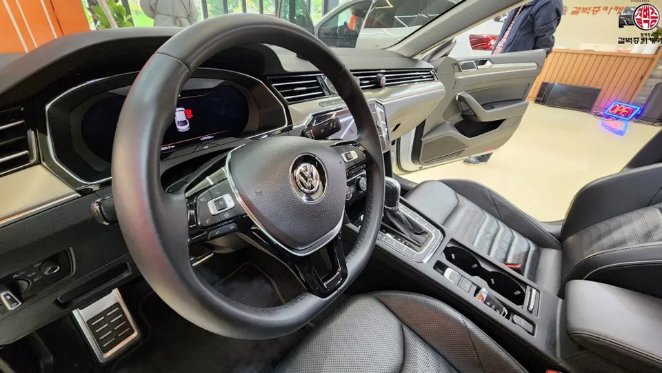 Volkswagen Arteon interior customization - Volkswagen Arteon Interior Customization Review photo 4