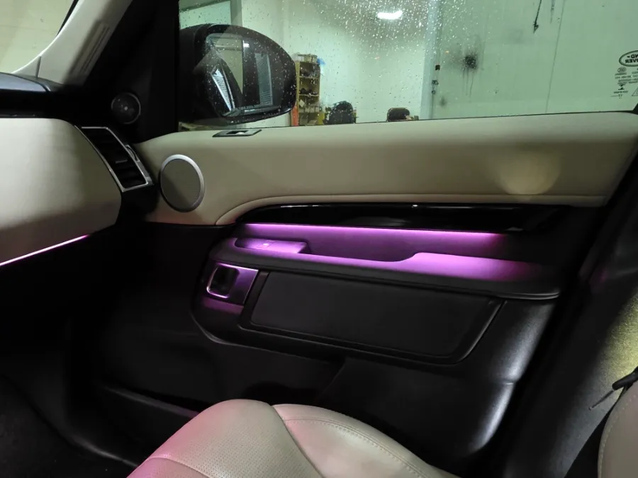 Land Rover Discovery 5 ambient lighting - Land Rover Discovery 5 Ambient Lighting Review photo 3