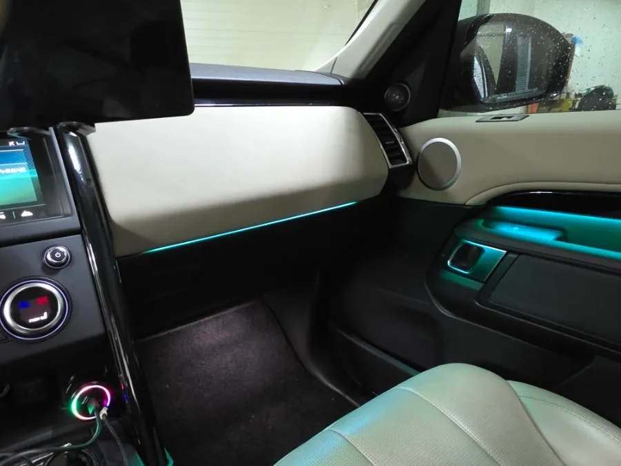 Land Rover Discovery 5 ambient lighting - Land Rover Discovery 5 Ambient Lighting Review photo 7