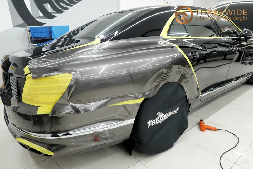 Bentley Flying Spurのツートンカーラッピング事例 施工写真 2-3