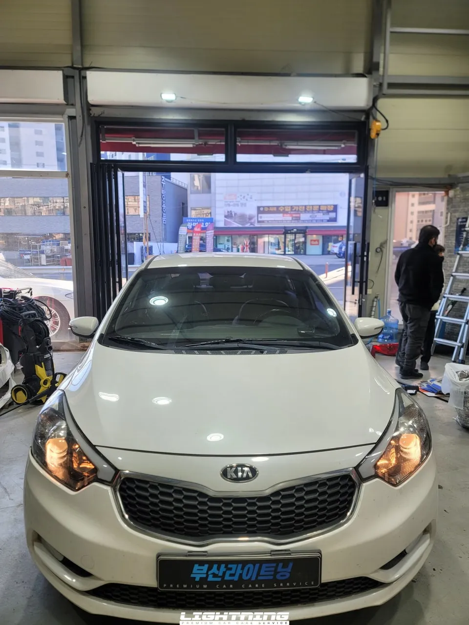 Kia K3のドライブレコーダー取付事例 施工写真 2