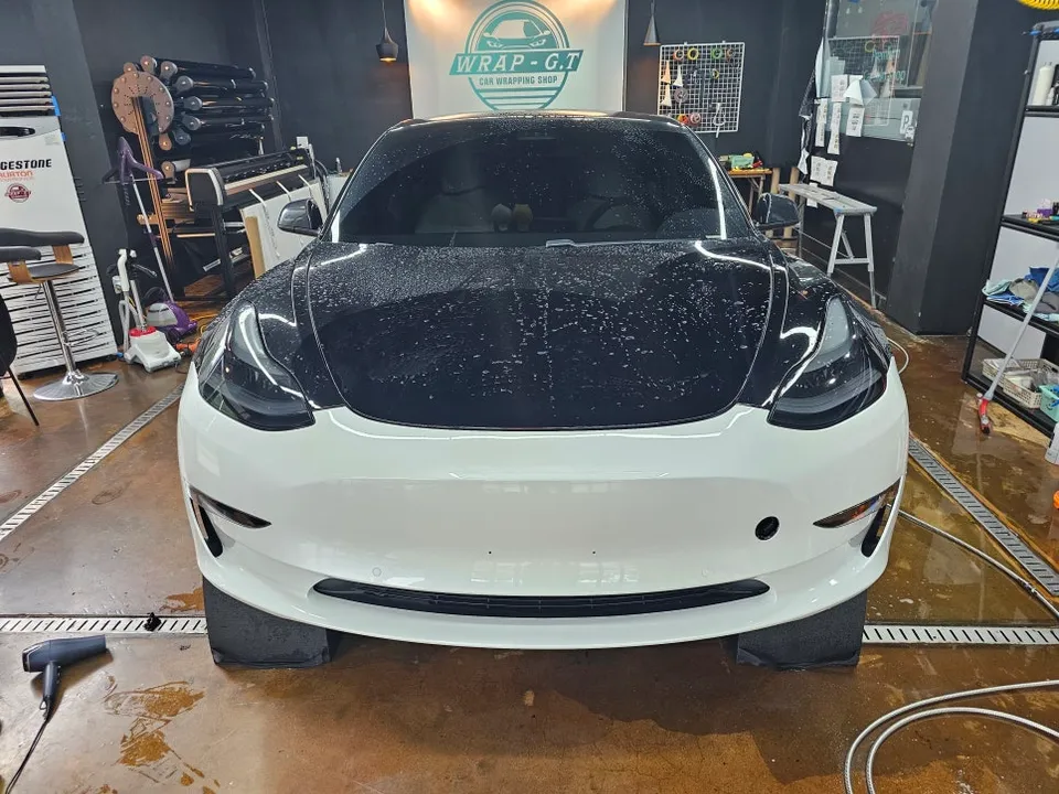 Tesla TeslaのPPF施工事例｜事故後の保険修理 施工写真 2-3