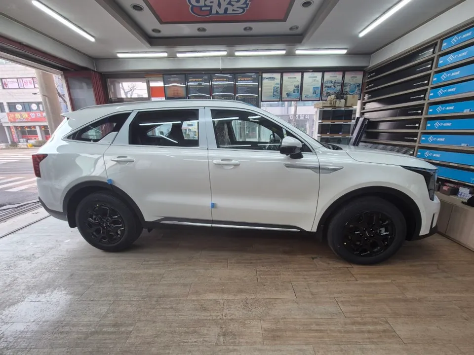 Kia Sorentoのカーフィルム施工事例｜費用目安・仕上がり 施工写真 2-1