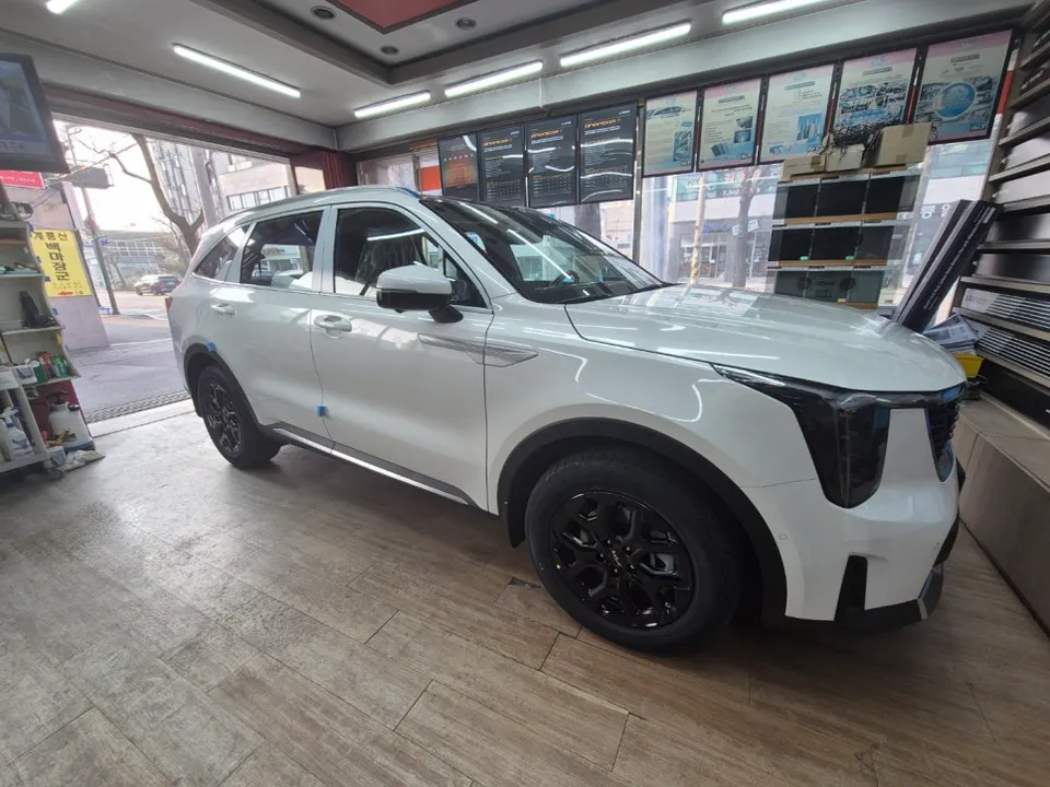 Kia Sorentoのカーフィルム施工事例｜費用目安・仕上がり 施工写真 3-1