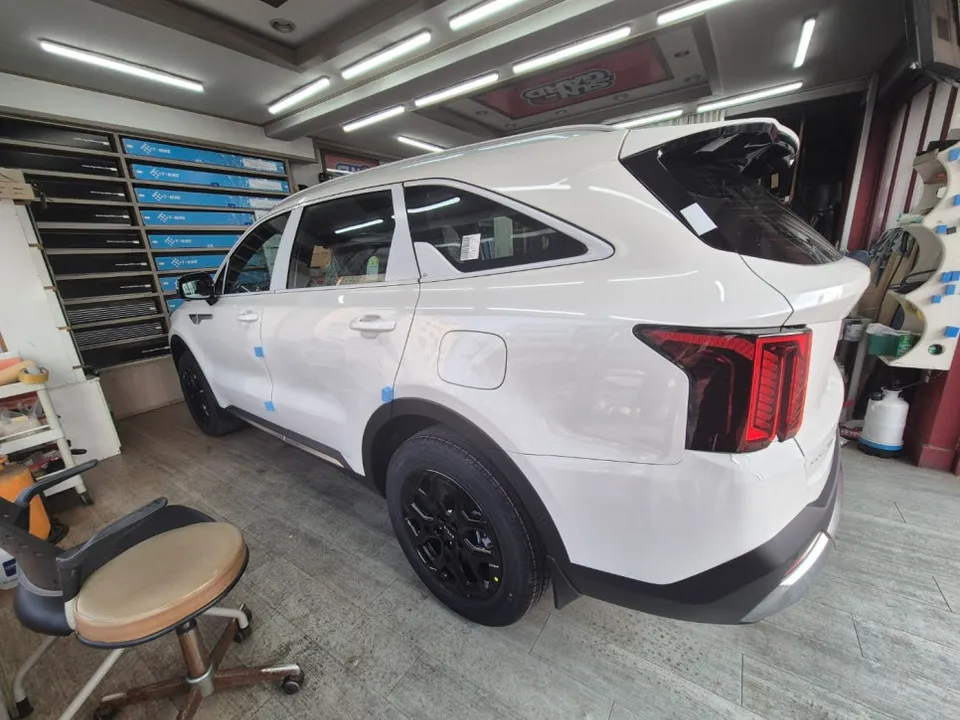 Kia Sorentoのカーフィルム施工事例｜費用目安・仕上がり 施工写真 1-2