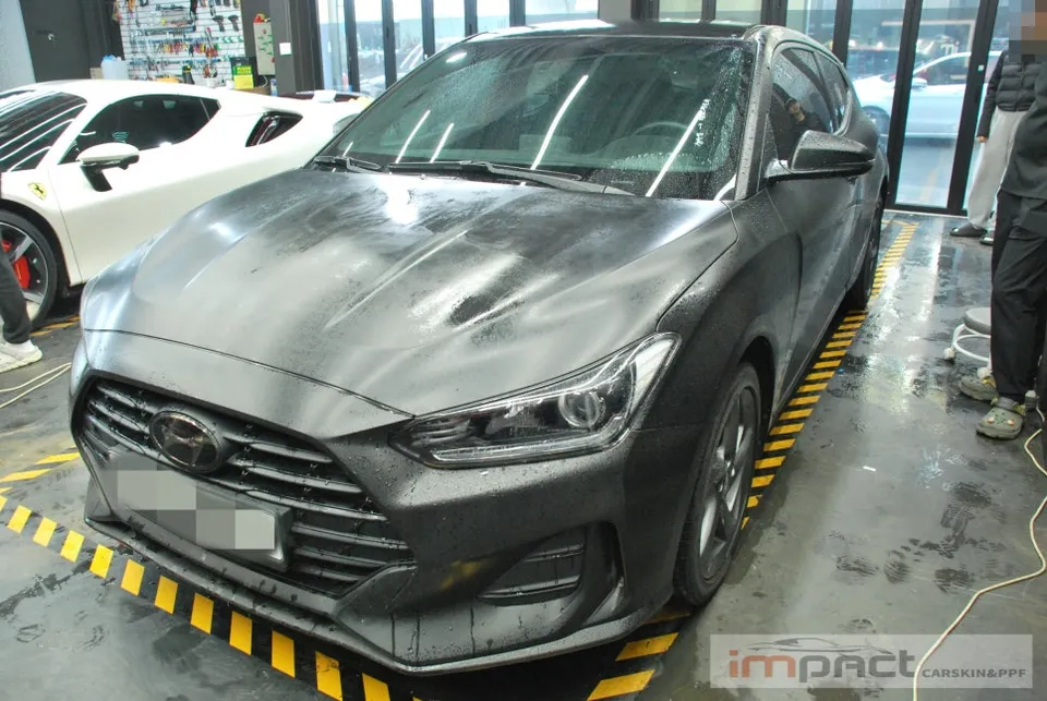 Hyundai Veloster JSのカーラッピング事例|費用目安・仕上がり 施工写真 1-1