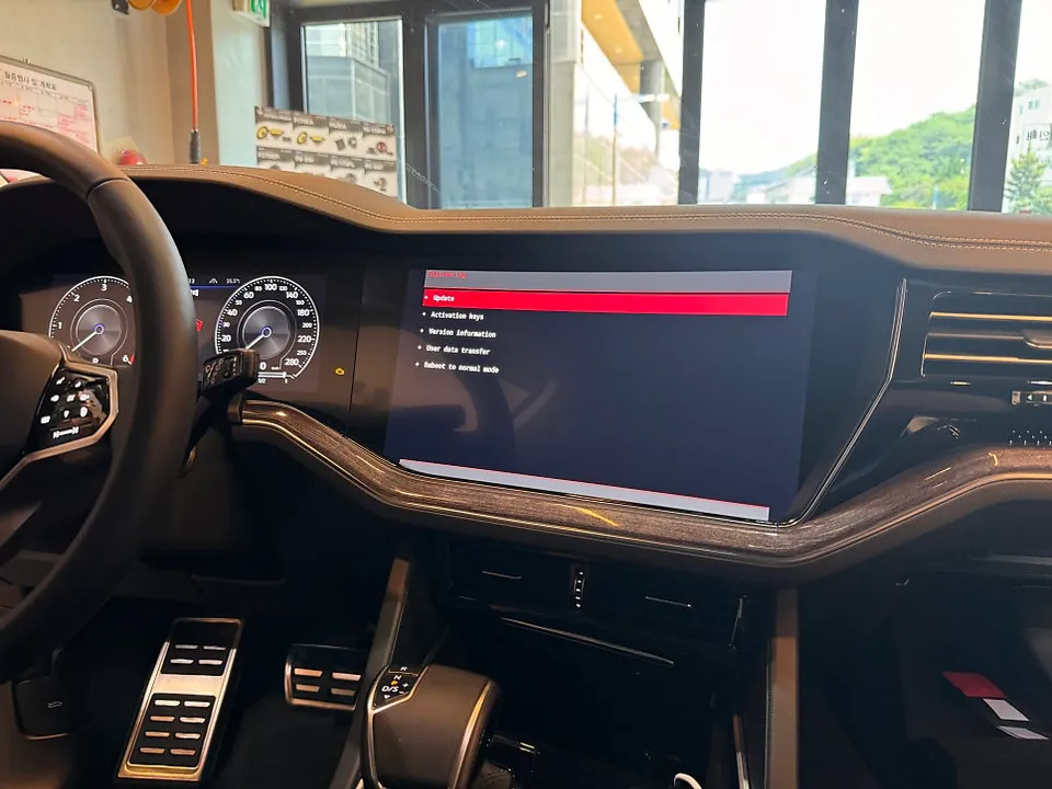 Volkswagen Touareg android head unit - Volkswagen Touareg Full Screen CarPlay Upgrade Review photo 5