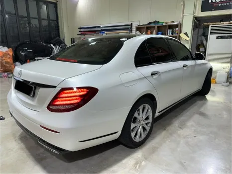 Mercedes-Benz S-Classのカーラッピング事例|費用目安・仕上がり 施工写真 2-2