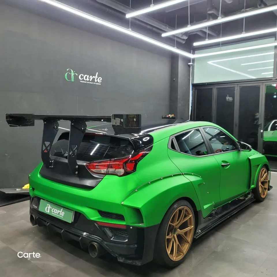 Hyundai Veloster Nのカーラッピング事例|費用目安・仕上がり 施工写真 2-3
