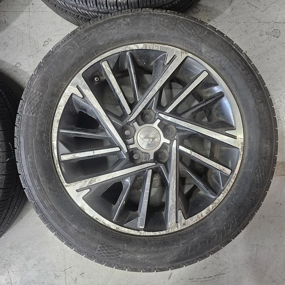 Hyundai Grandeur IG  - Hyundai Grandeur IG 17-Inch Used Wheel & Tire Review photo 5