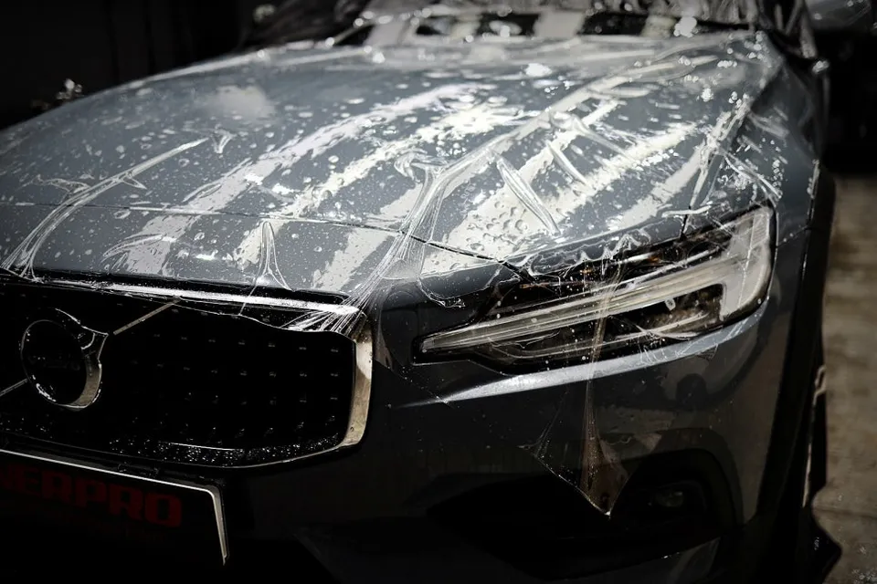 Volvo V60 PPF施工事例｜費用目安と仕上がり 施工写真 3-2