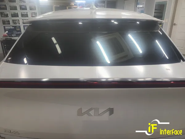 Kia EV6のドライブレコーダー取付事例 施工写真 5