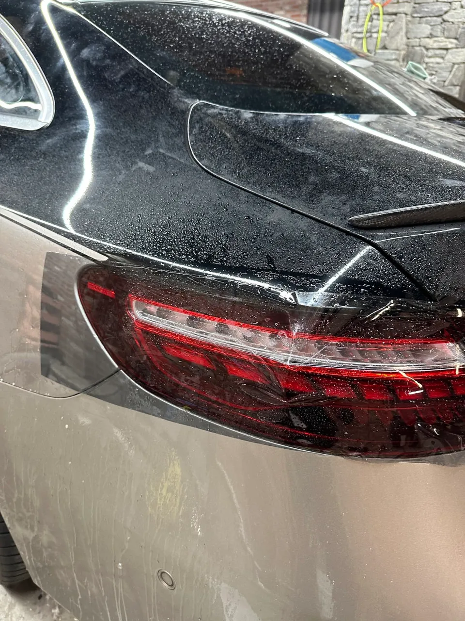Mercedes-Benz Eクラス W213のカーラッピング事例｜費用目安・仕上がり 施工写真 4-2
